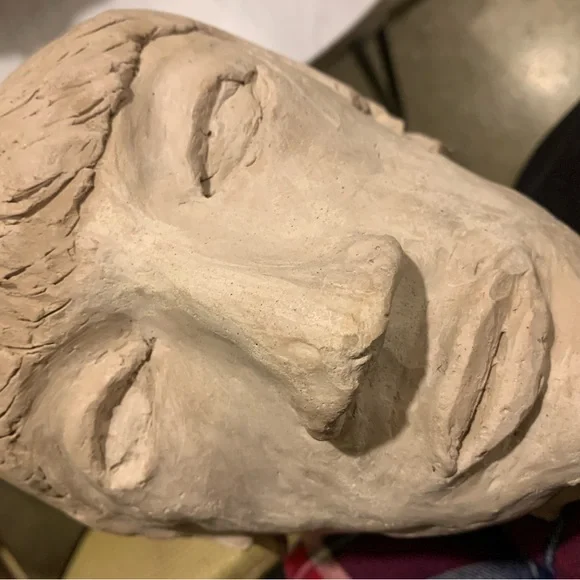 Clay art sculpture. Grey in color. - Picture 6 of 7